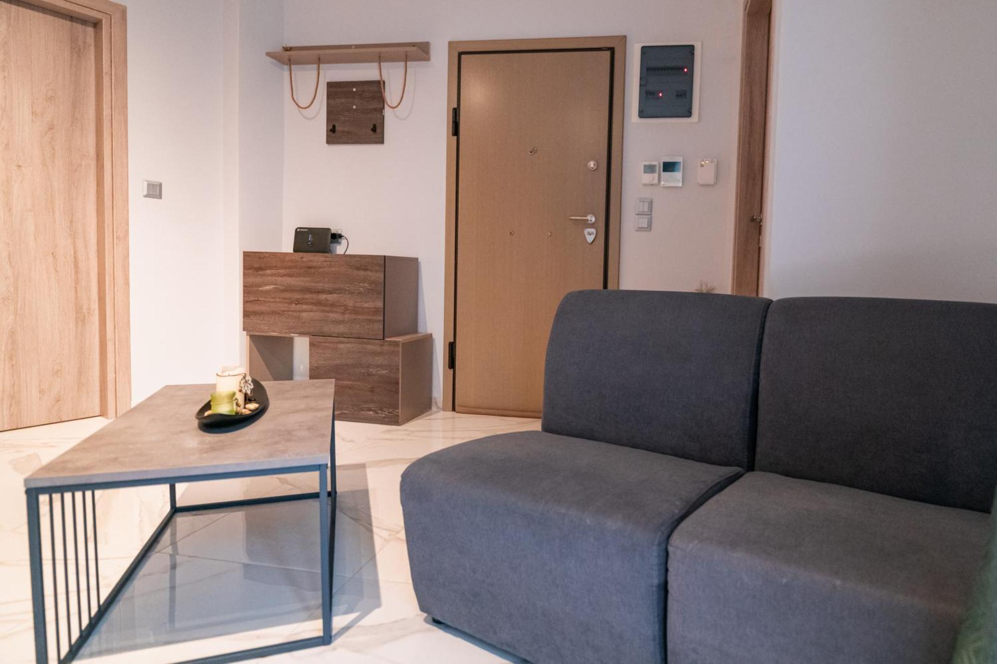 Apartment Lux Modern ανακαινισμένο 150m από την πλαζ 'έδεμ' Athen