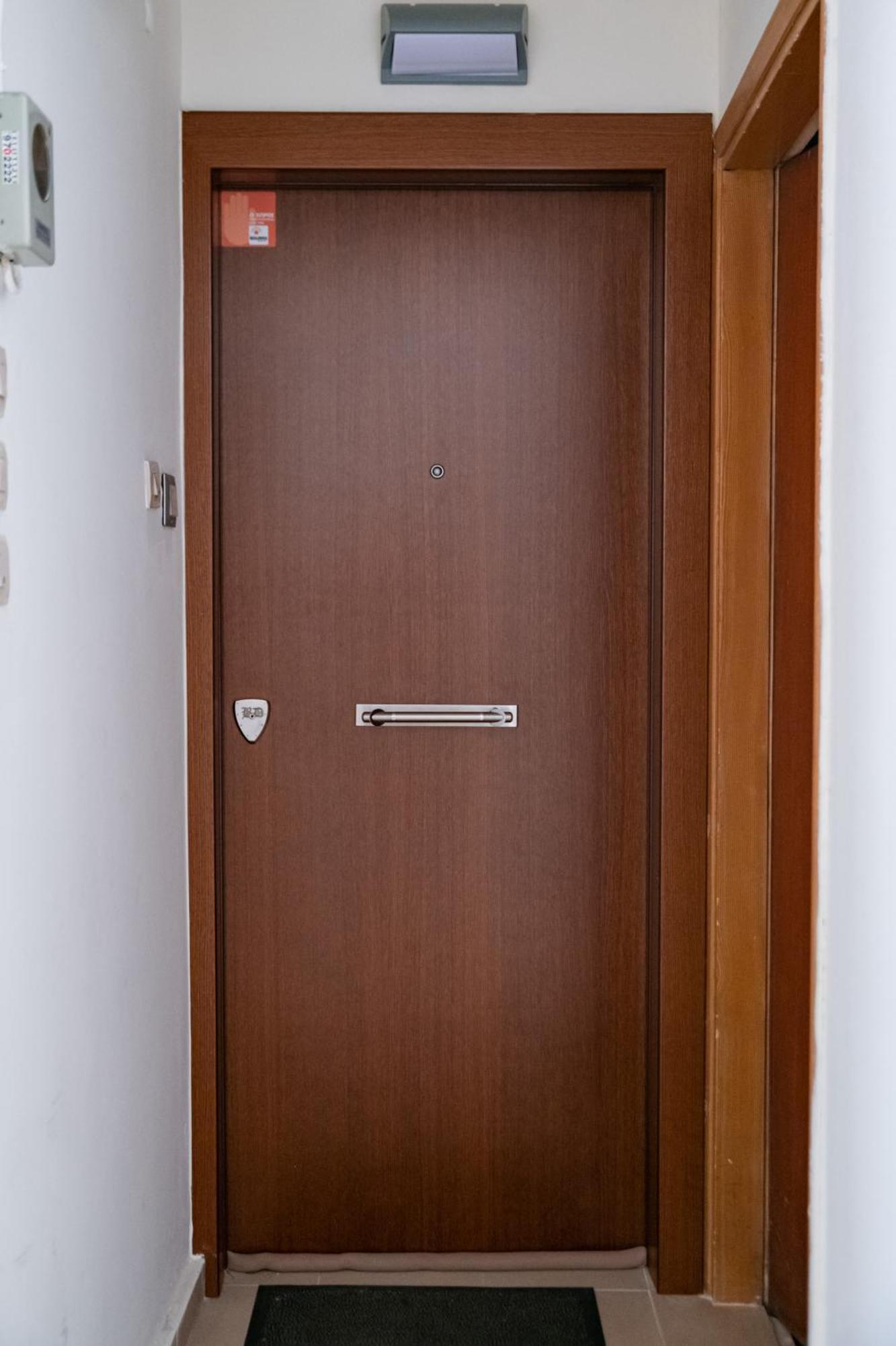 Daire Lux Modern ανακαινισμένο 150m από την πλαζ 'έδεμ' *